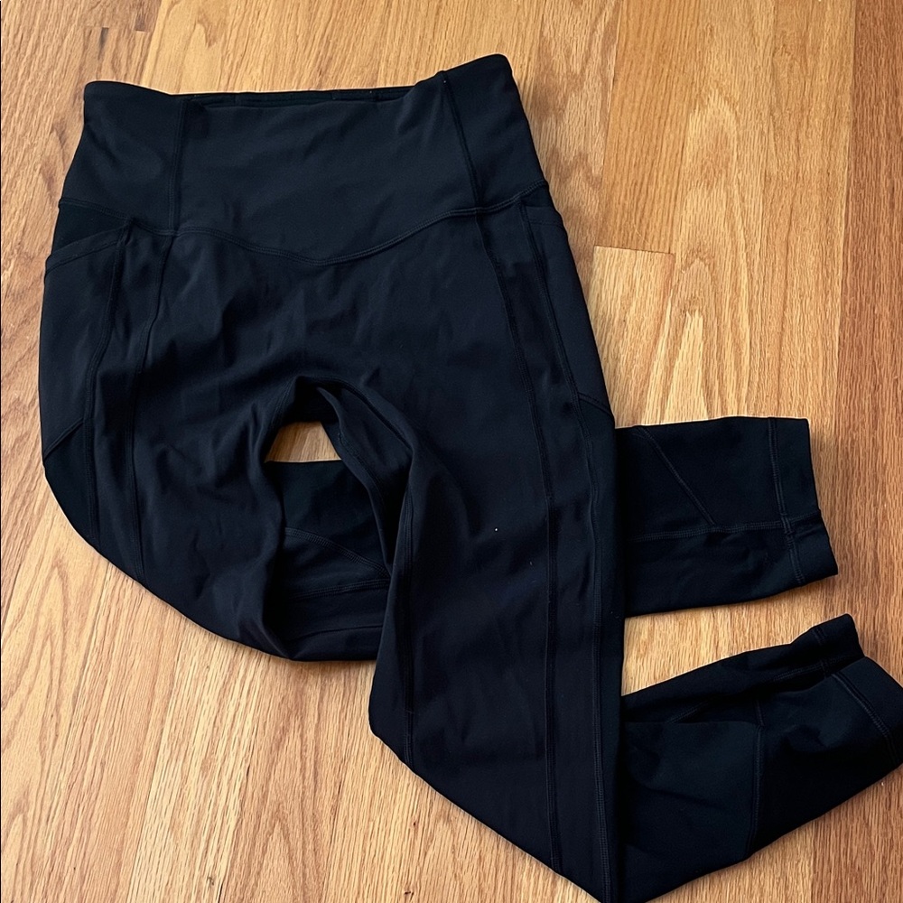 Lululemon Leggings Size 6 (tags removed)